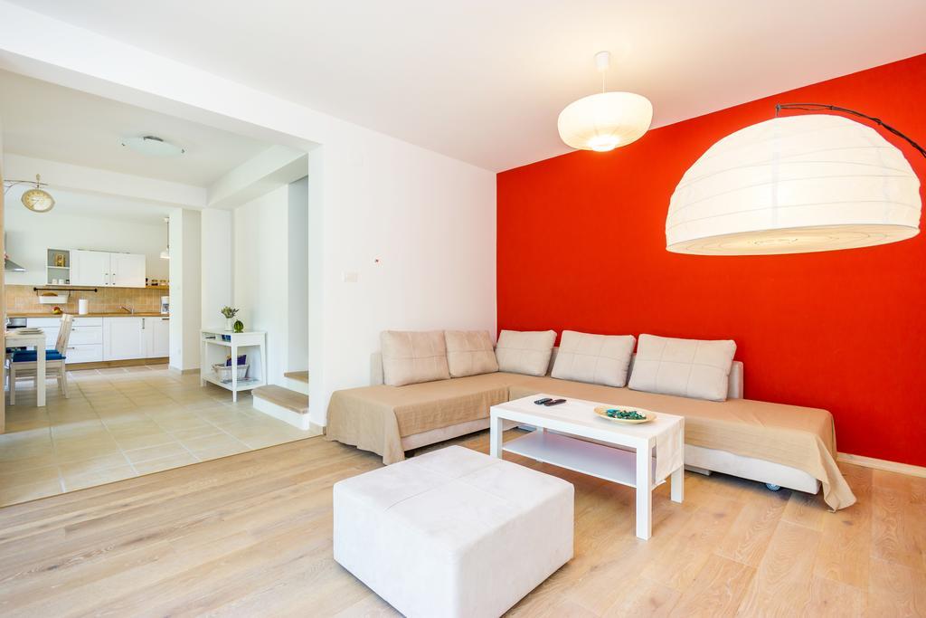 Apartment Barbina Kastelina Sveti Juraj Exterior foto